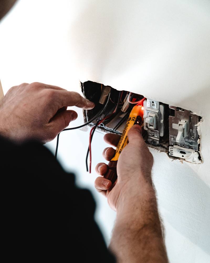 5 Reasons You Should Never Try Diy Home Electrical Repair