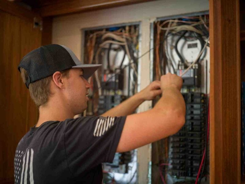 commercial electricians servicing an Indianapolis office power system